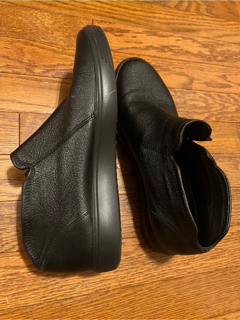 Ecco Black Leather Chukka Boots for Men